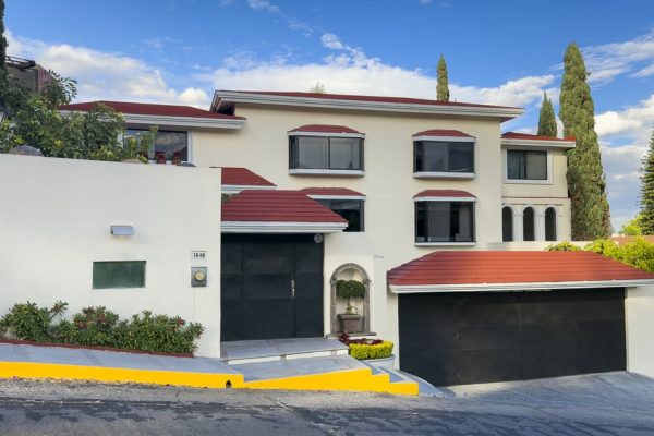 RESIDENCIA EN VENTA DE LUJO EN COLINAS DE SAN JAVIER