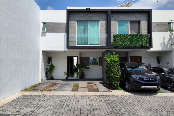 CASA EN VENTA CONDOMINIO REAL DEL VALLE, ATEMAJAC $4’600,000
